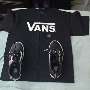 Vans Old Skool Black Leather Sneakers and Vans T-Shirt Size L 100%Cotton